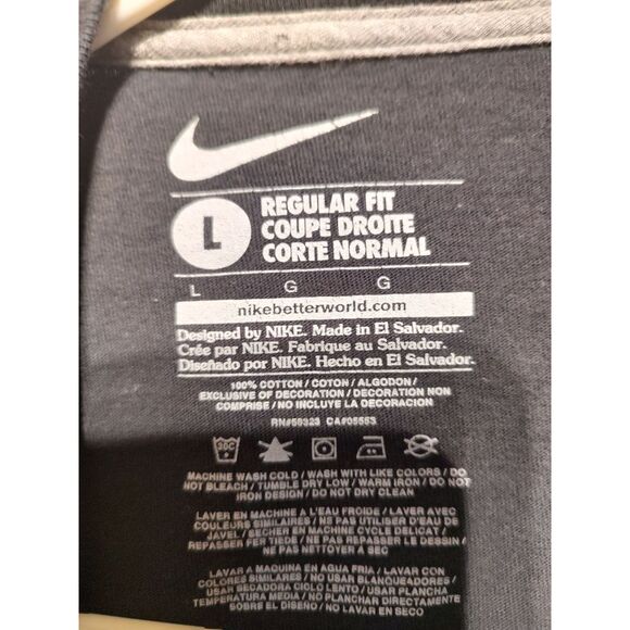 Nike Tshirt size large* - Picture 3 of 3